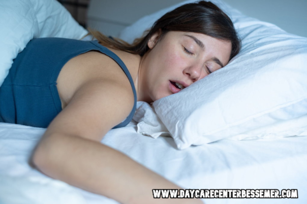 Pakai Plester Mulut Saat Tidur
